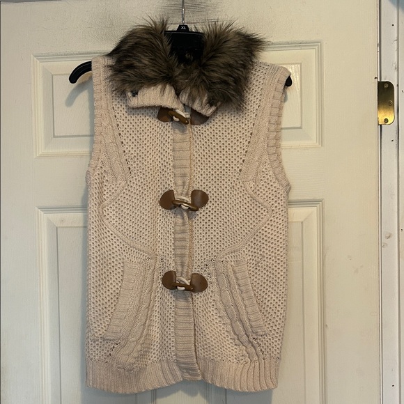 Pink Republic Jackets & Blazers - Pink Republic Faux Fur Vest Size XS